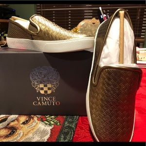Brand New, Vince Camuto Cariana, slip on sneaker.